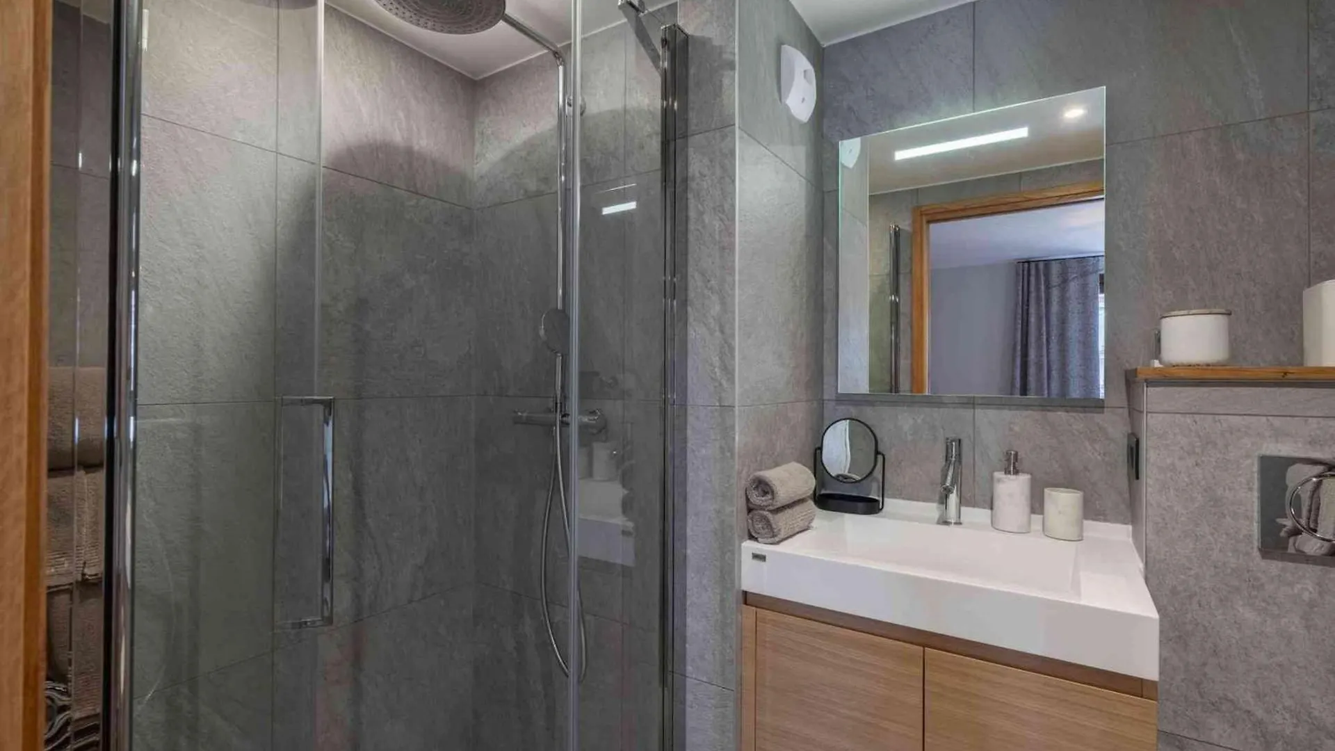 Chalet De Luxe Avec Sauna Et Jacuzzi, Proche Pistes Et Centre De Courchevel - Fr-1-563-142