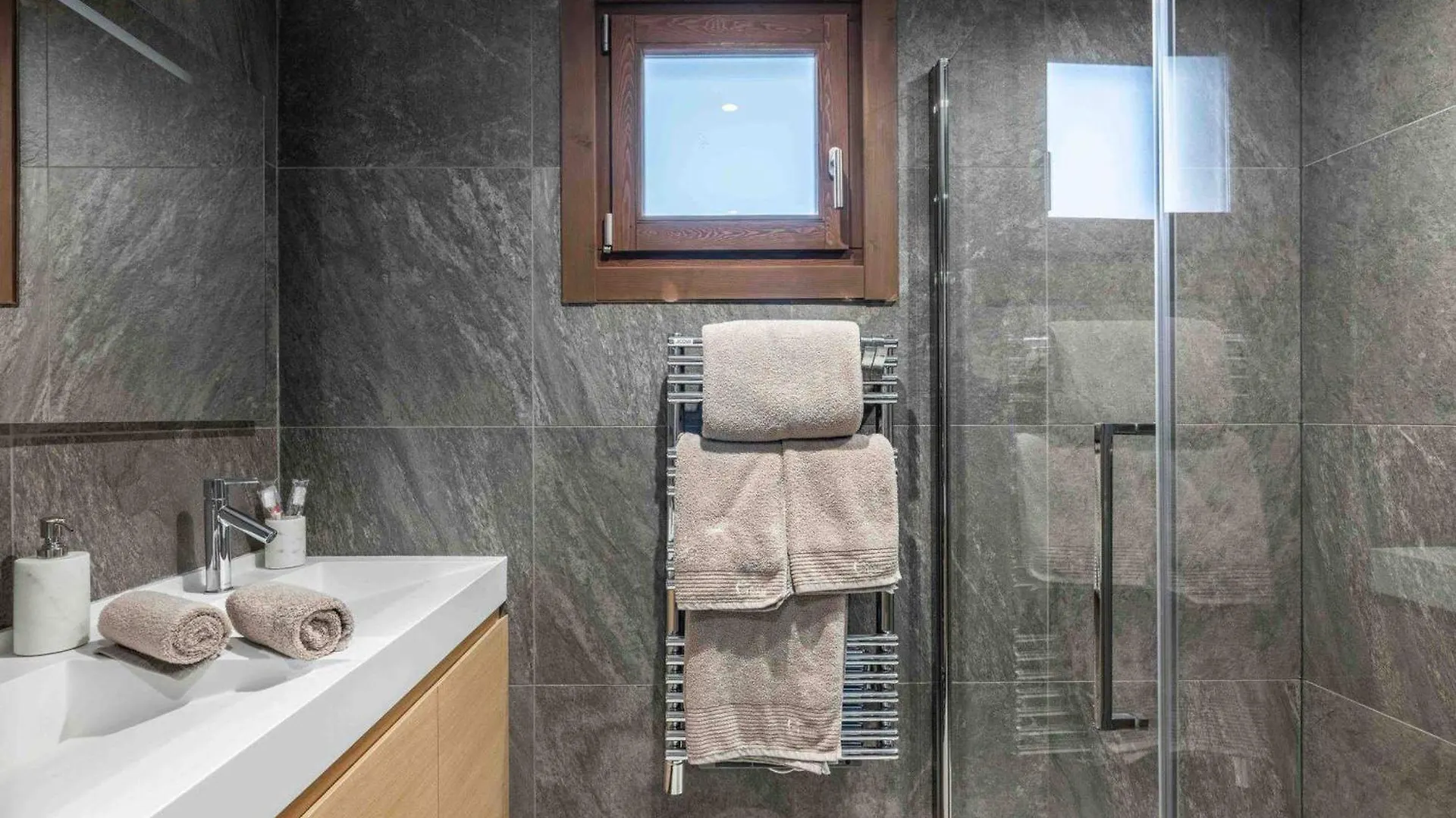 Chalet De Luxe Avec Sauna Et Jacuzzi, Proche Pistes Et Centre De Courchevel - Fr-1-563-142